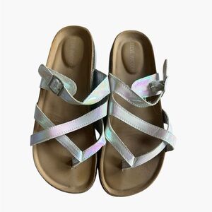 Steve Madden Girls Silver Sandals – Size 4 – Shimmery Summer Shoes
